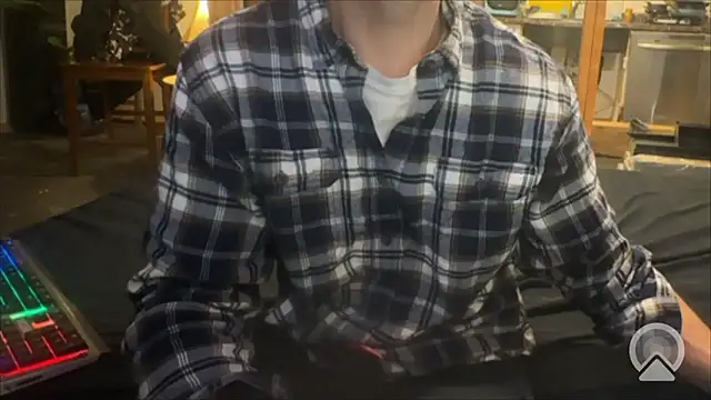 Snapshot of famous1tad chatting on January 2026 04:19:02 AM famous1tad online show from January 2026 04:19:02 AM