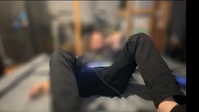 famous1tad online show from December 2025 02:59:02 AM