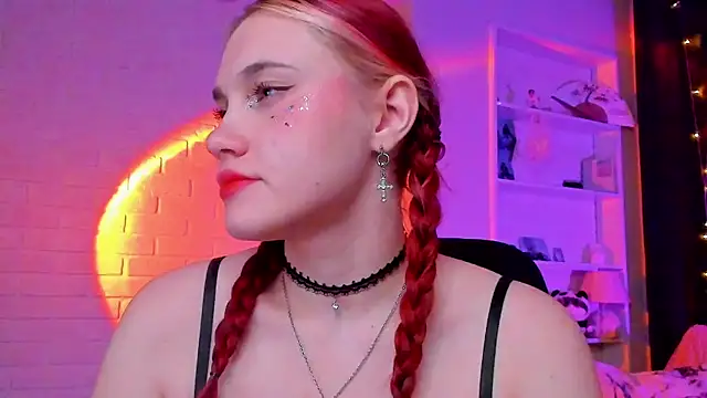 Snapshot of SweetieMarry chatting on December 2025 08:08:02 PM SweetieMarry online show from December 2025 08:08:02 PM