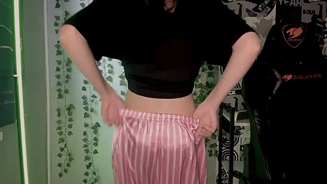 helgicuteness online show from March 2026 11:39:02 AM