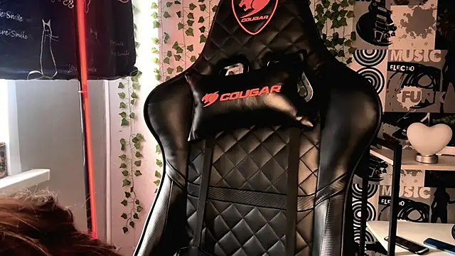 helgicuteness online show from February 2026 12:14:01 PM