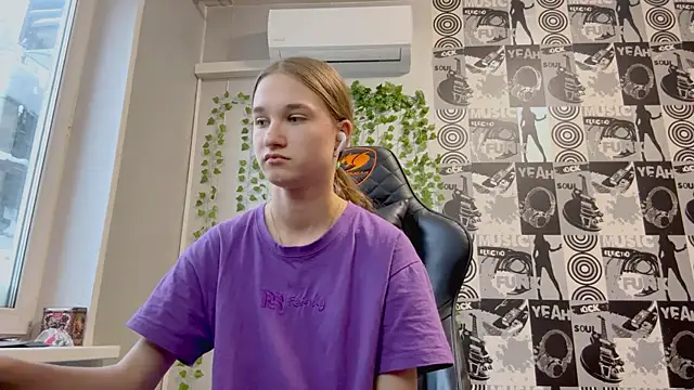 helgicuteness online show from January 2026 09:05:01 AM