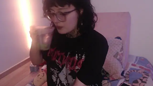 Snapshot of LittleStar666 chatting on December 2025 12:05:01 AM LittleStar666 online show from December 2025 12:05:01 AM