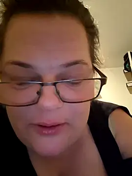 Tasmine online show from November 2025 01:33:02 PM