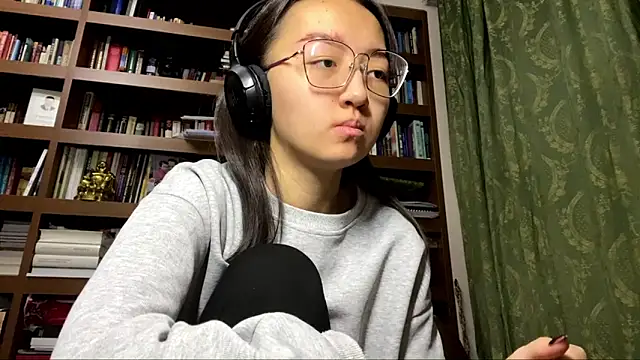 LinaClous online show from January 2026 04:03:02 PM