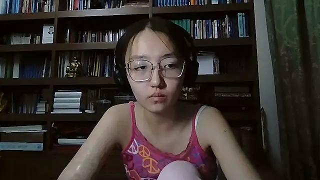 LinaClous online show from March 2026 01:40:01 PM