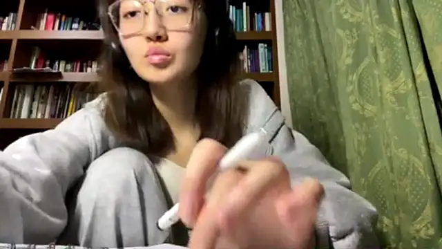 LinaClous online show from December 2025 03:38:02 PM