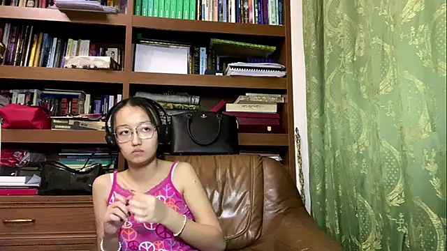 LinaClous online show from January 2026 04:13:02 PM