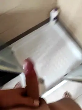 Snapshot of ParejaOcultaXX chatting on December 2025 03:28:04 PM ParejaOcultaXX online show from December 2025 03:28:04 PM