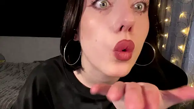 Meowluly online show from February 2026 12:52:02 AM