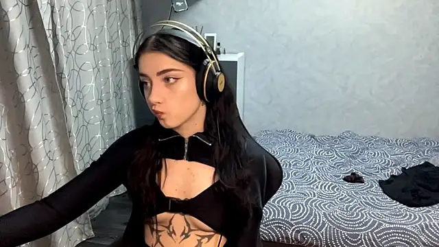 Meowluly online show from November 2025 09:25:02 PM