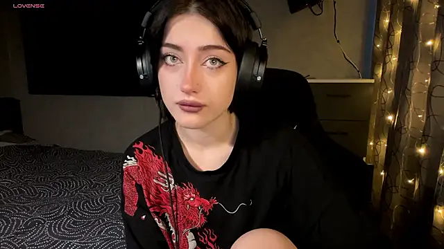 Meowluly online show from February 2026 10:05:01 PM