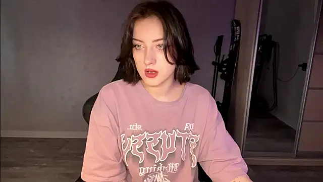 Meowluly online show from March 2026 10:21:01 PM