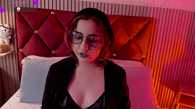 Kiri Velvet online show from April 2026 08:21:01 PM