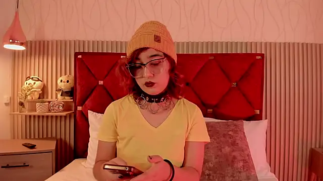 Kiri Velvet online show from May 2026 08:28:02 PM