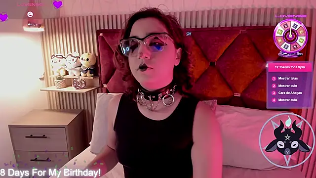 Kiri Velvet online show from May 2026 07:50:02 PM