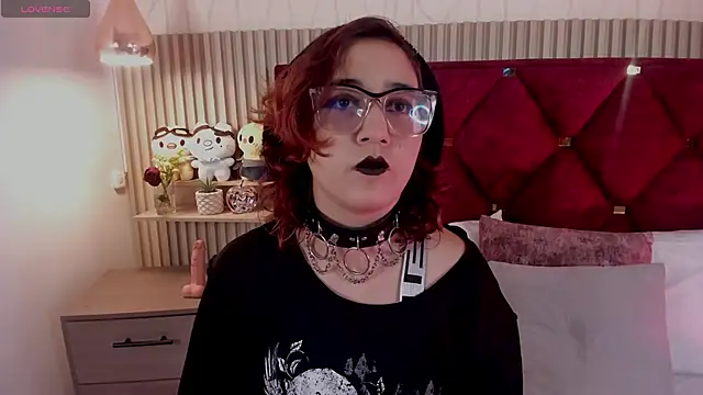 Kiri Velvet online show from May 2026 08:50:02 PM