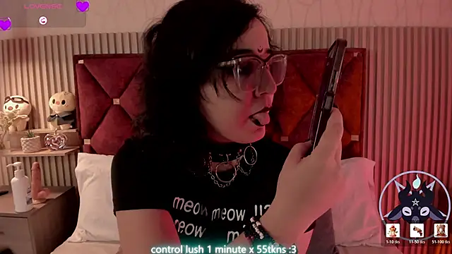 Kiri Velvet online show from May 2026 08:16:01 PM