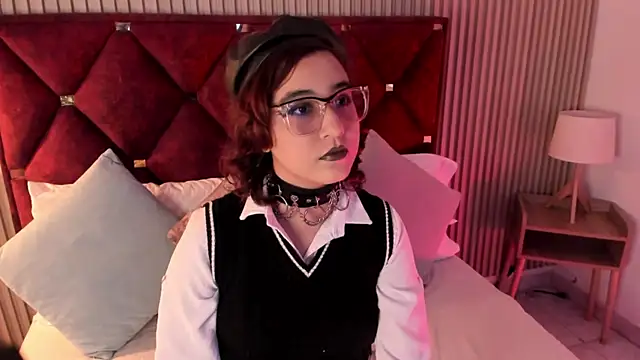 Kiri Velvet online show from April 2026 07:29:04 PM