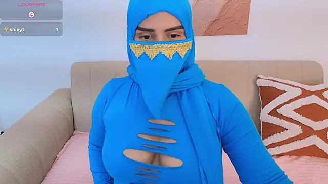 Snapshot of Mayraa_arabelle chatting on November 2025 04:18:02 PM Mayraa arabelle online show from November 2025 04:18:02 PM