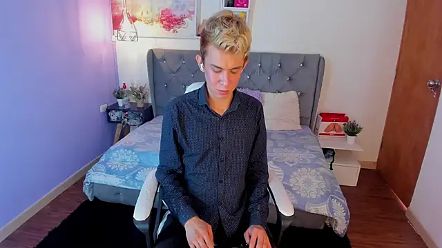 Juaan Diick online show from December 2025 02:44:01 PM