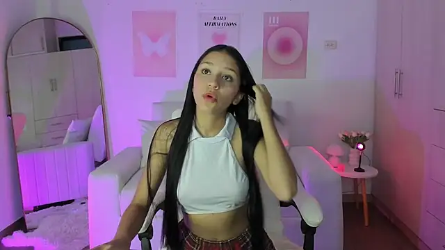 KAHTY JONES  online show from November 2025 12:05:02 PM