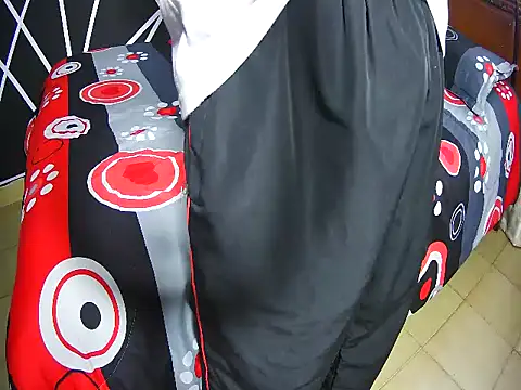 HouseOfHeat online show from November 2025 01:44:02 PM