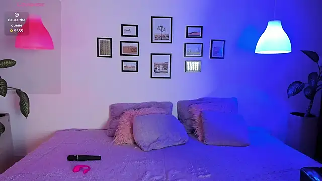 Skyy bloom online show from April 2026 12:42:02 PM