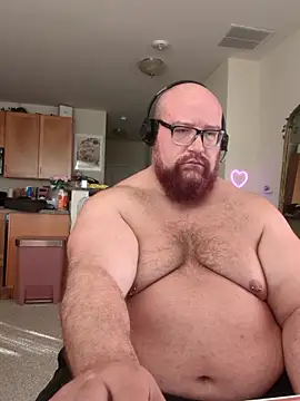 Snapshot of BigBearforCuddles chatting on April 2026 10:38:02 PM BigBearforCuddles online show from April 2026 10:38:02 PM