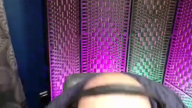 BigBearforCuddles online show from December 2025 02:22:01 AM