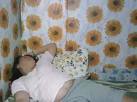 Smilinglovely online show from March 2026 02:00:01 PM