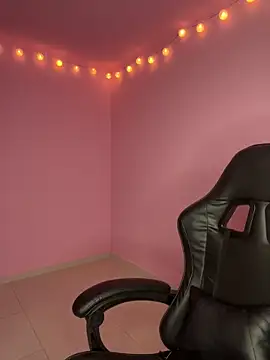 Davne  online show from December 2025 10:56:01 PM