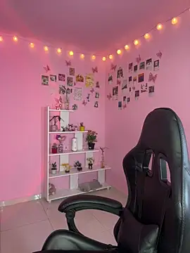 Davne  online show from February 2026 11:04:01 PM