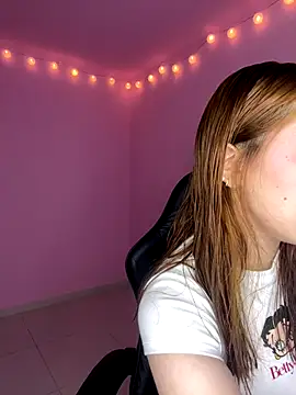 Davne  online show from December 2025 10:34:02 PM