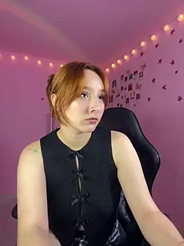 Snapshot of Davne_ chatting on June 2026 12:32:01 AM Davne online show from June 2026 12:32:01 AM