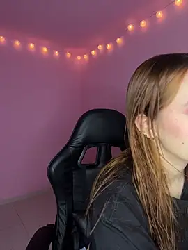 Davne  online show from December 2025 10:32:02 PM