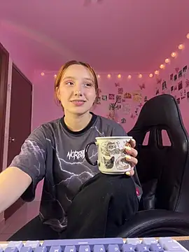 Davne  online show from February 2026 09:25:02 PM