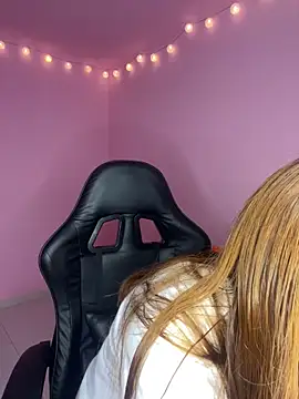 Davne  online show from December 2025 10:36:01 PM