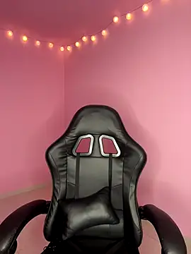 Davne  online show from December 2025 10:48:01 PM