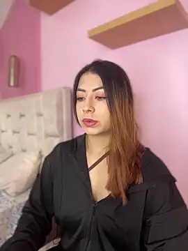 MaddieHunter online show from November 2025 01:22:02 PM