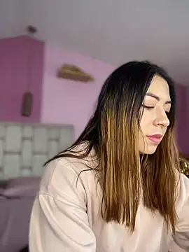 MaddieHunter online show from November 2025 01:00:01 PM