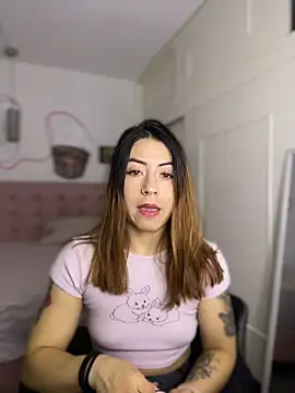 MaddieHunter online show from December 2025 01:43:02 PM