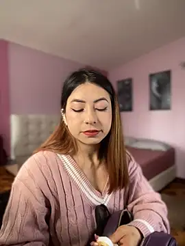 MaddieHunter online show from December 2025 01:26:02 PM