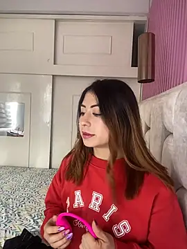 MaddieHunter online show from November 2025 01:44:02 PM