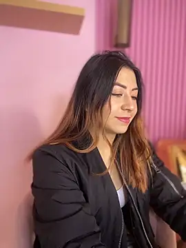 MaddieHunter online show from December 2025 01:11:02 PM