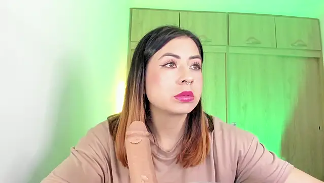 MaddieHunter online show from April 2026 07:04:01 PM