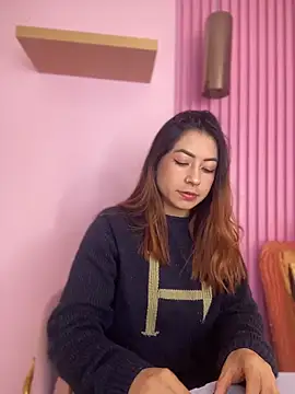 MaddieHunter online show from December 2025 01:58:02 PM