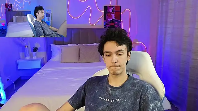 MoonlinSkinn online show from February 2026 01:06:02 AM