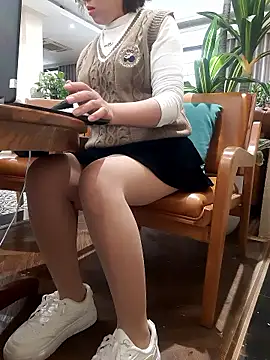 Snapshot of Bea_219 chatting on November 2025 06:36:02 AM Bea 219 online show from November 2025 06:36:02 AM