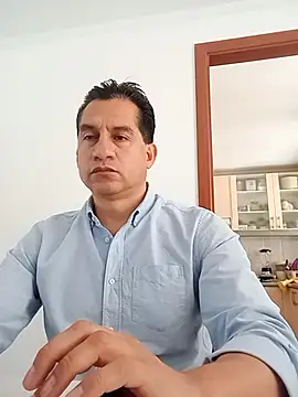 ChrisFloresP online show from December 2025 05:03:02 PM